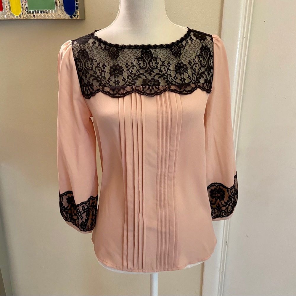 ✨NWT The Limited Lace Blouse Top